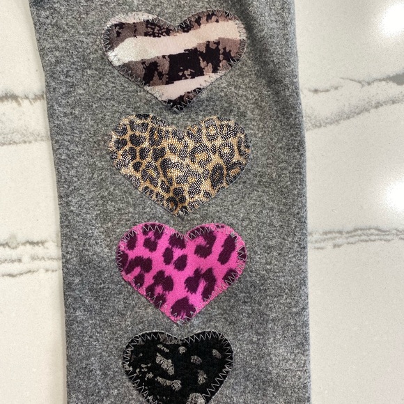 Random Hearts Matching Set Top and Leggings Size 5/6 - Picture 7 of 14